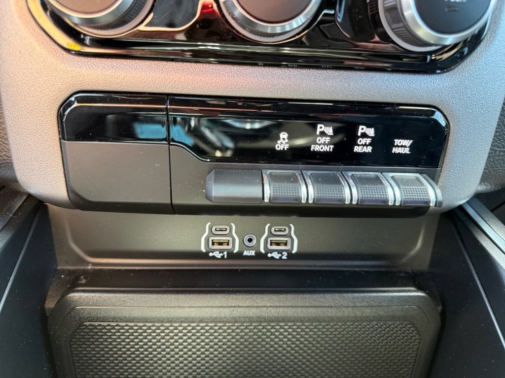 2025 RAM 1500 Big Horn Crew Cab 4x4 5'7" Box