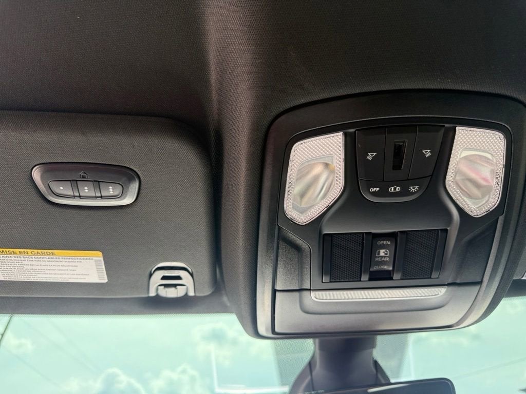 2022 RAM 1500 Big Horn Crew Cab 4x4 5'7" Box