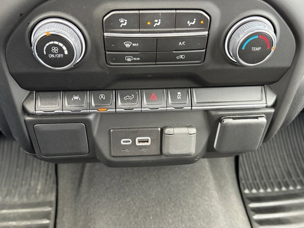 2024 Chevrolet Silverado 1500 Custom