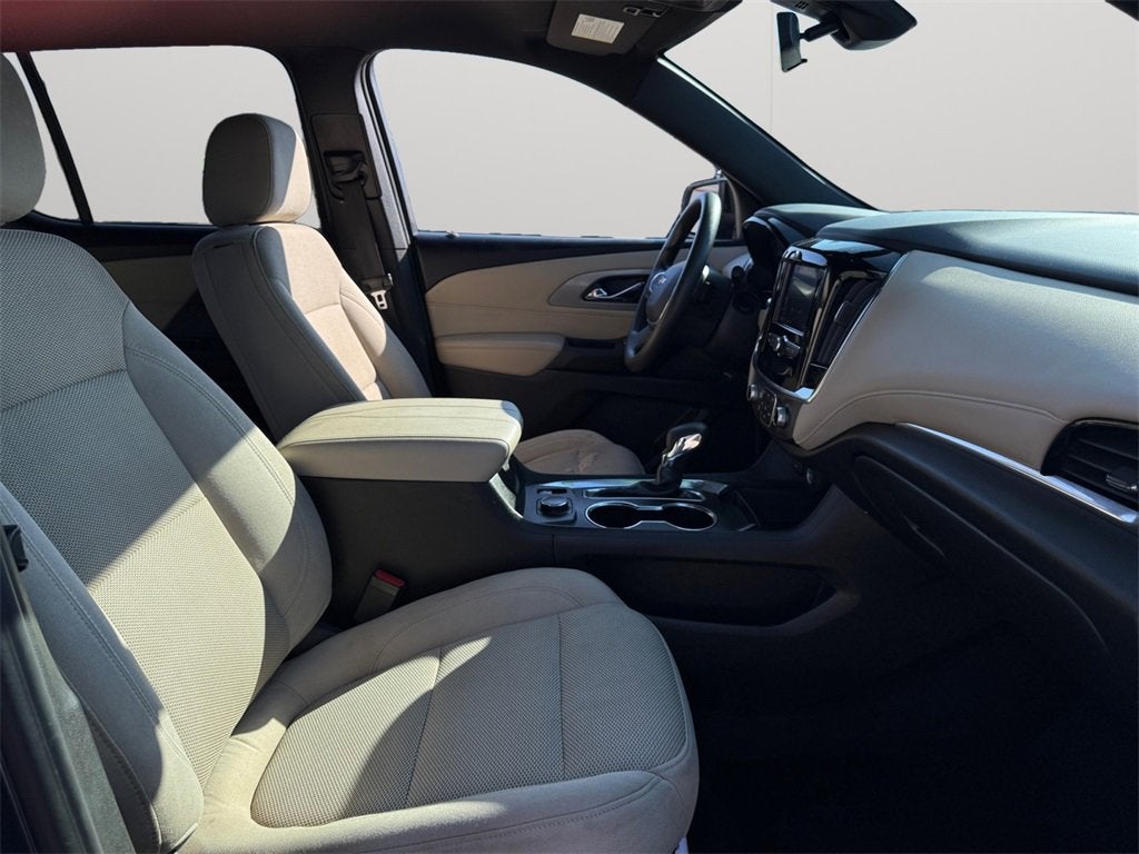 2022 Chevrolet Traverse LS