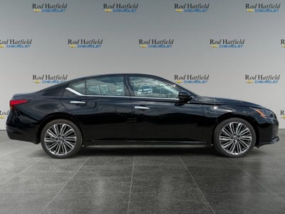 2025 Nissan Altima SL FWD