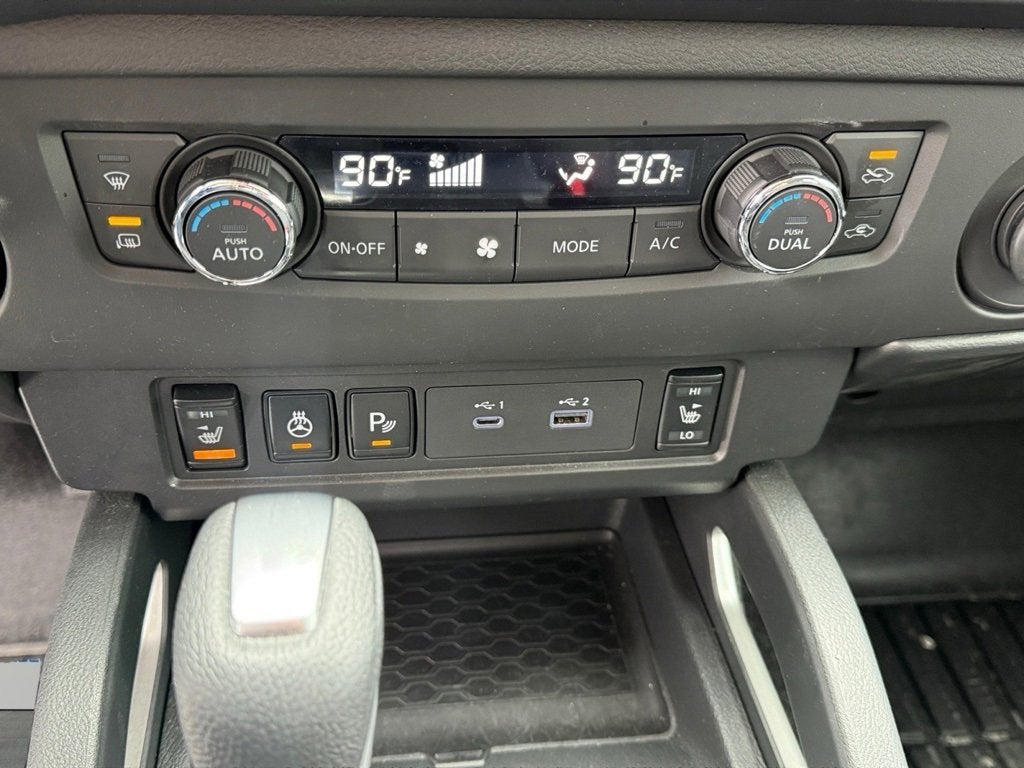 2025 Nissan Frontier SV