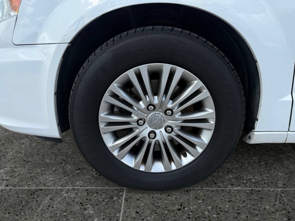 2015 Chrysler Town & Country Touring-L