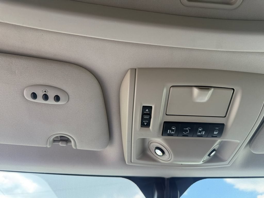 2015 Chrysler Town & Country Touring-L