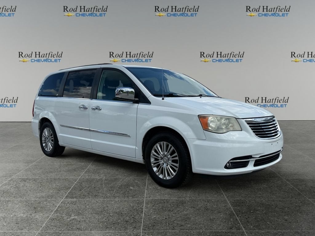 2015 Chrysler Town & Country Touring-L