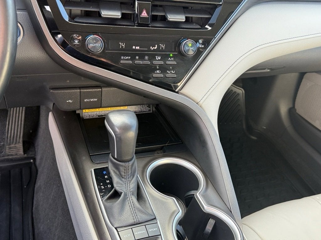 2021 Toyota Camry Hybrid XLE