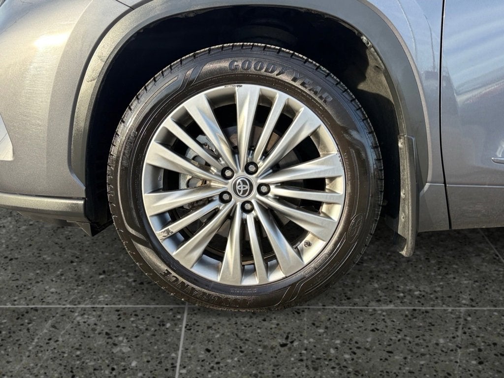 2022 Toyota Highlander Platinum