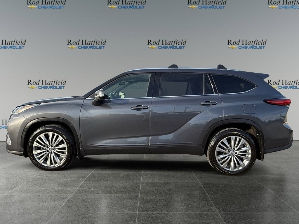 2022 Toyota Highlander Platinum