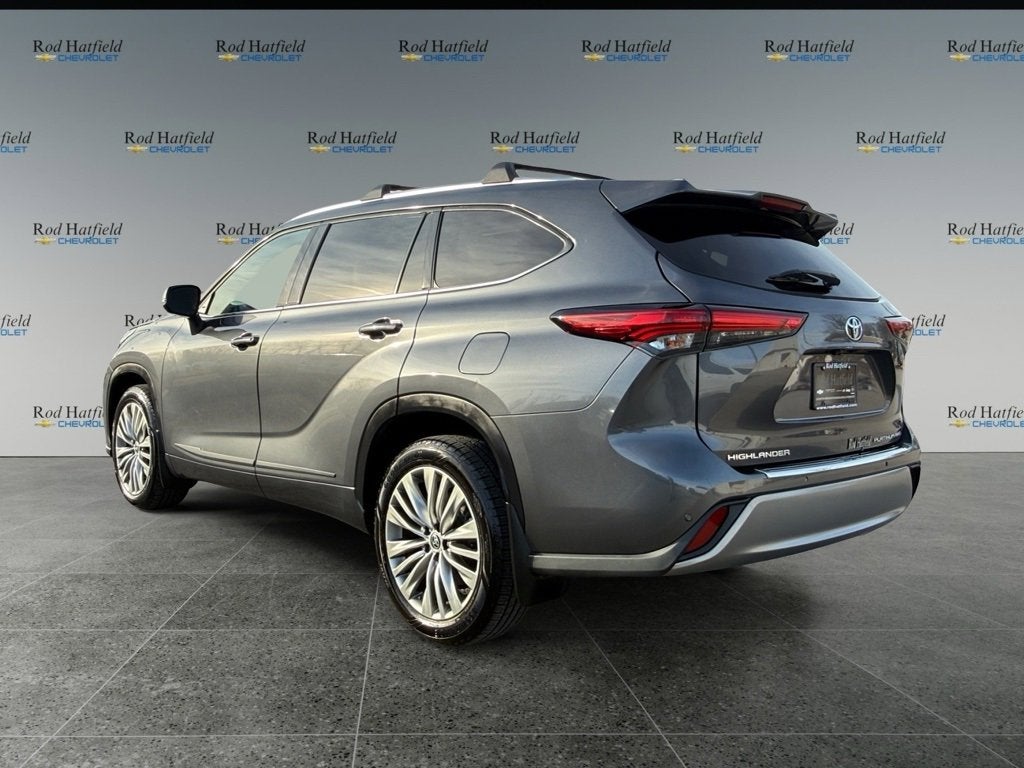 2022 Toyota Highlander Platinum