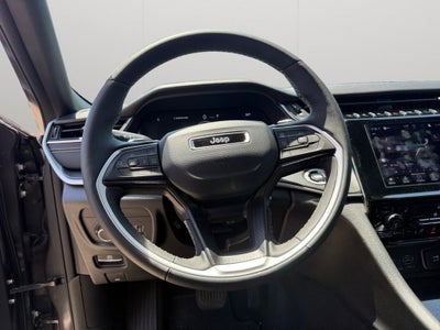 2025 Jeep Grand Cherokee Laredo X 4x4