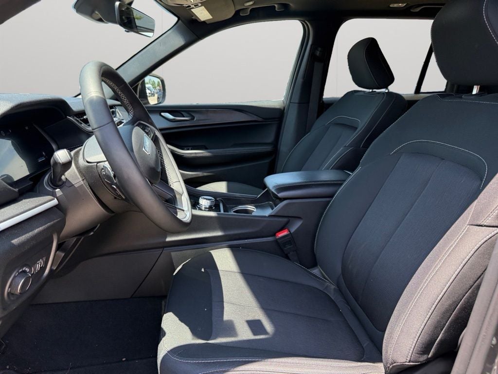2025 Jeep Grand Cherokee Laredo X 4x4