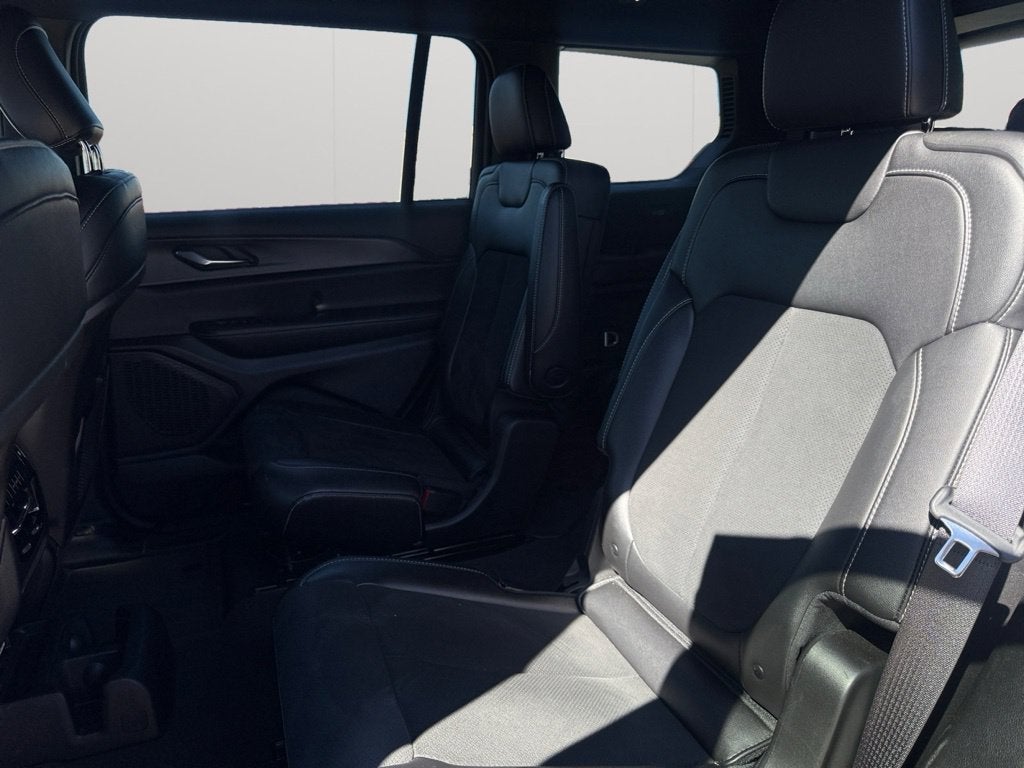 2024 Jeep Grand Cherokee L Altitude 4x4