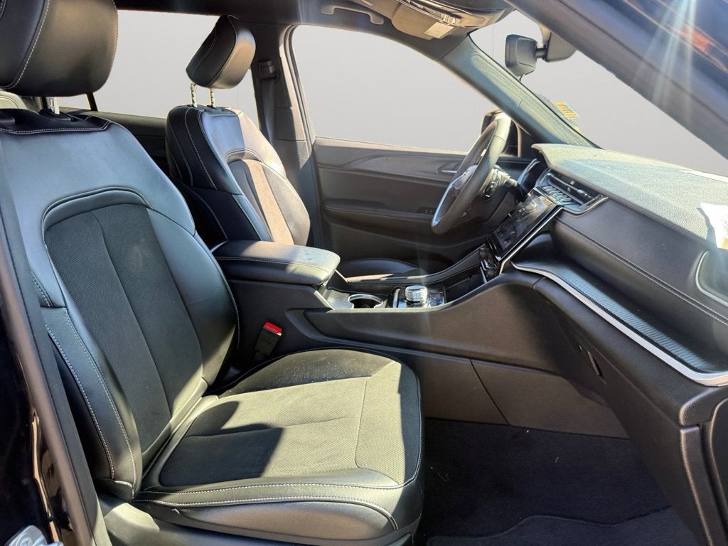 2024 Jeep Grand Cherokee L Altitude 4x4
