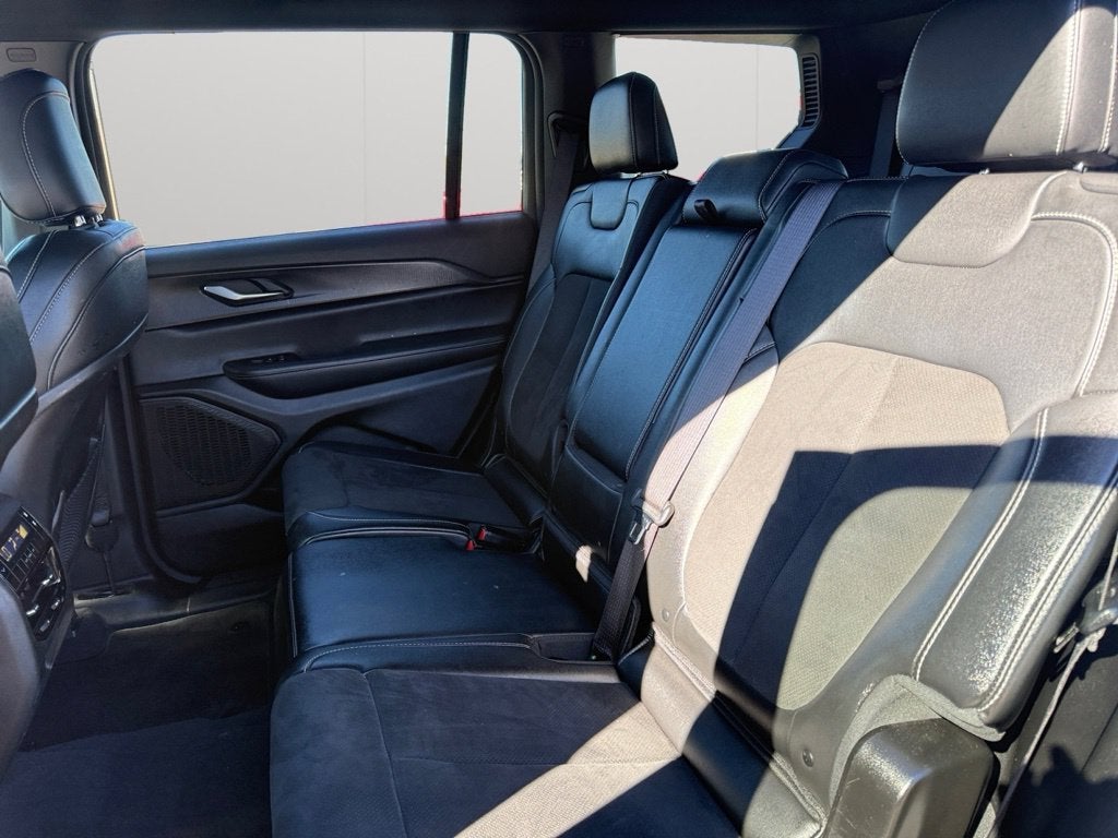 2024 Jeep Grand Cherokee L Altitude 4x4