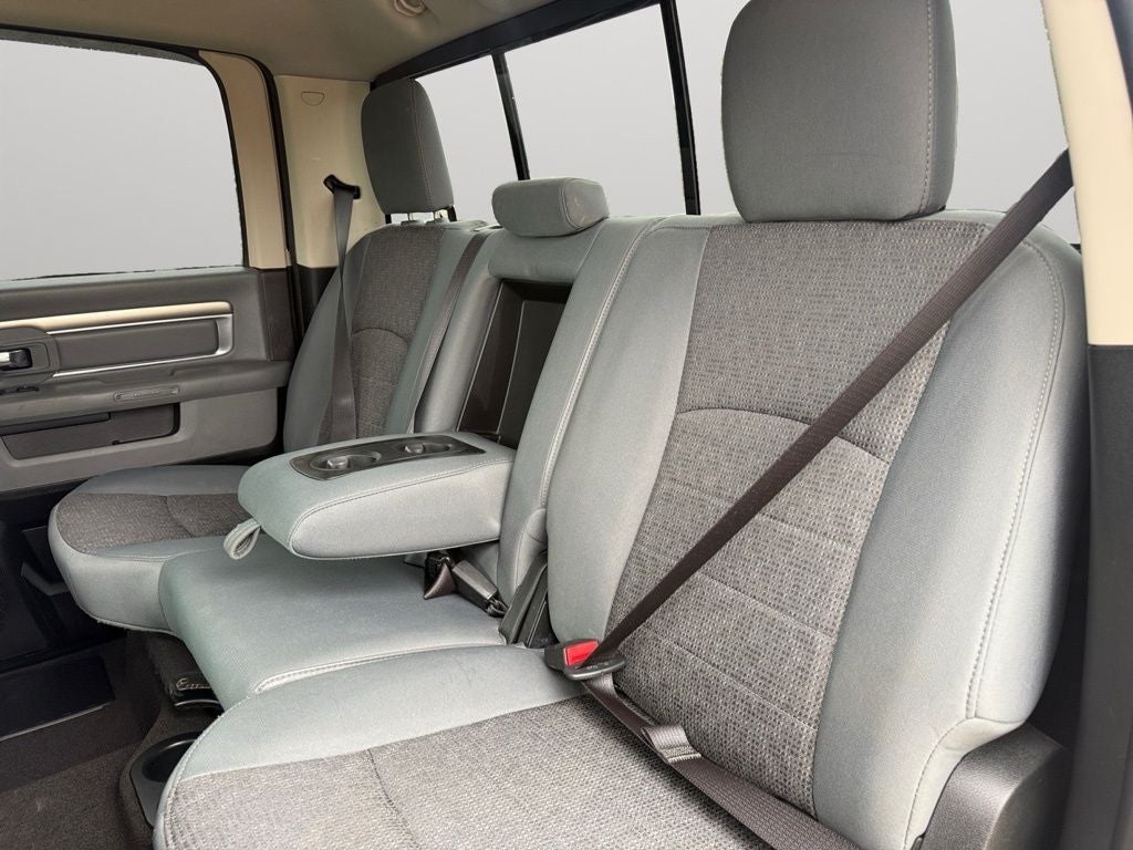 2017 RAM 1500 Big Horn Crew Cab 4x4 5'7' Box