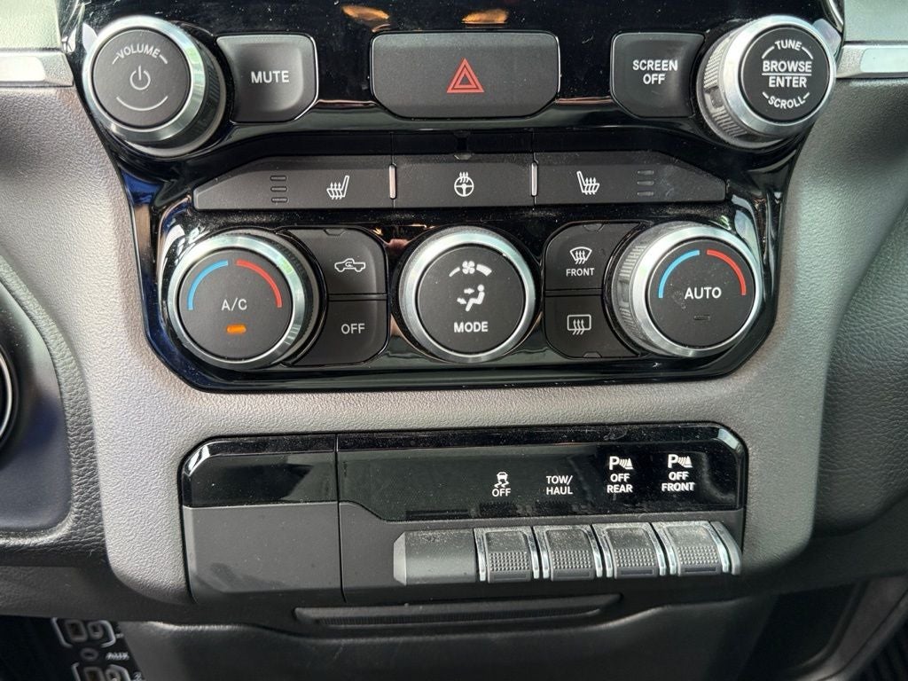 2023 RAM 1500 Big Horn Crew Cab 4x4 5'7' Box