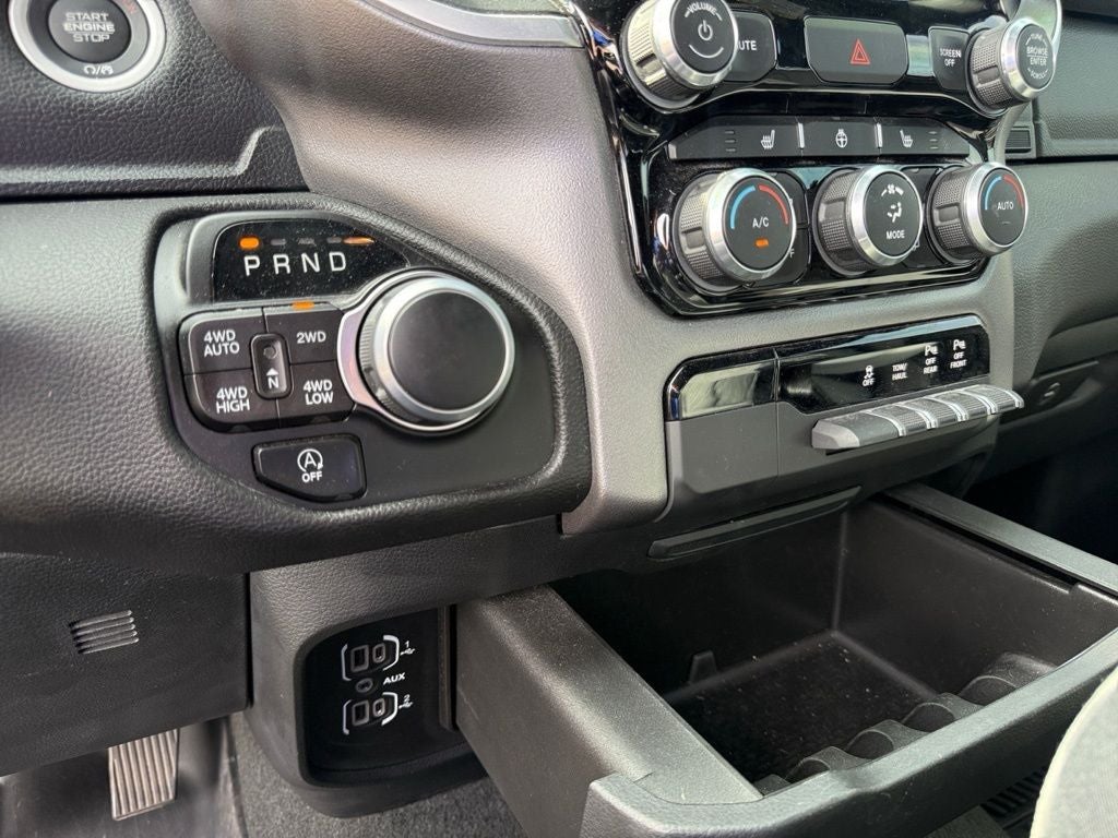 2023 RAM 1500 Big Horn Crew Cab 4x4 5'7' Box