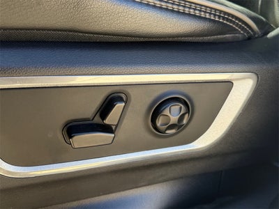 2019 RAM 1500 Laramie Crew Cab 4x4 5'7' Box