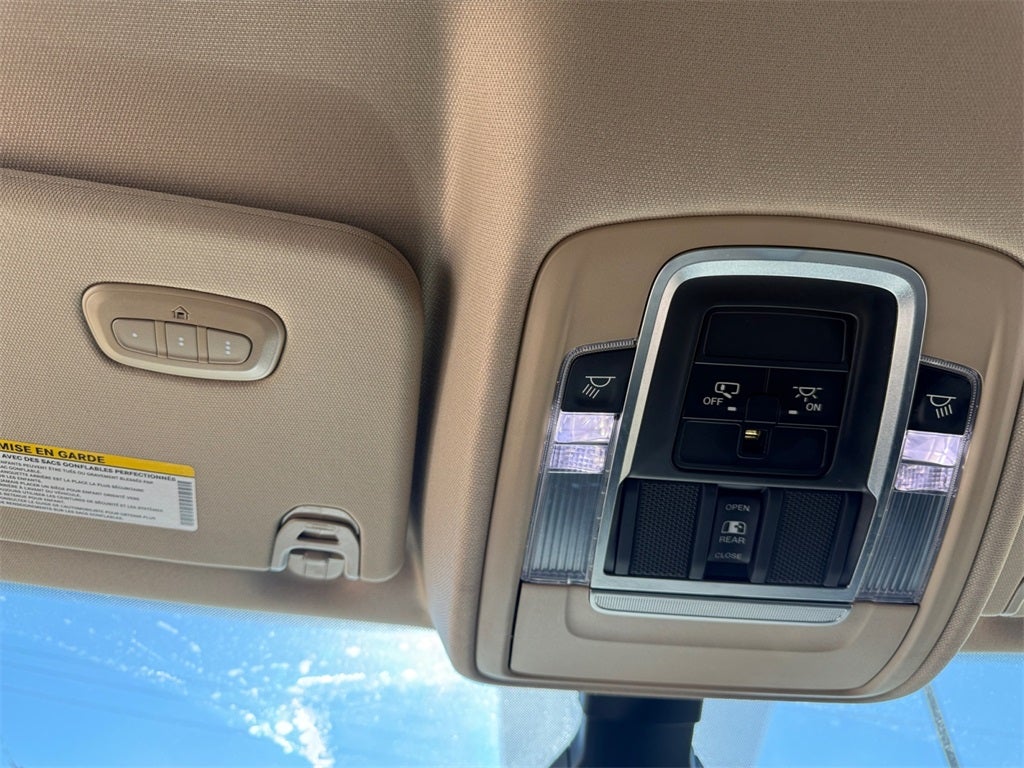 2019 RAM 1500 Laramie Crew Cab 4x4 5'7' Box