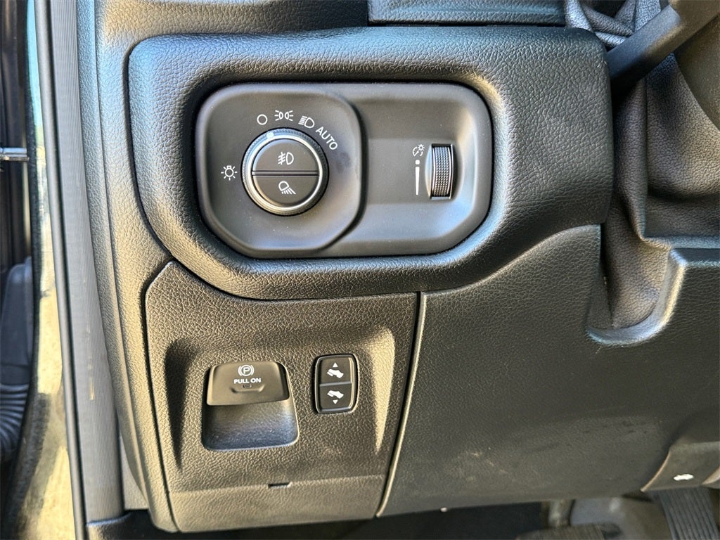 2021 RAM 1500 Big Horn Quad Cab 4x4 6'4' Box