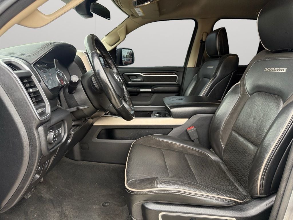 2020 RAM 1500 Laramie Quad Cab 4x4 6'4' Box