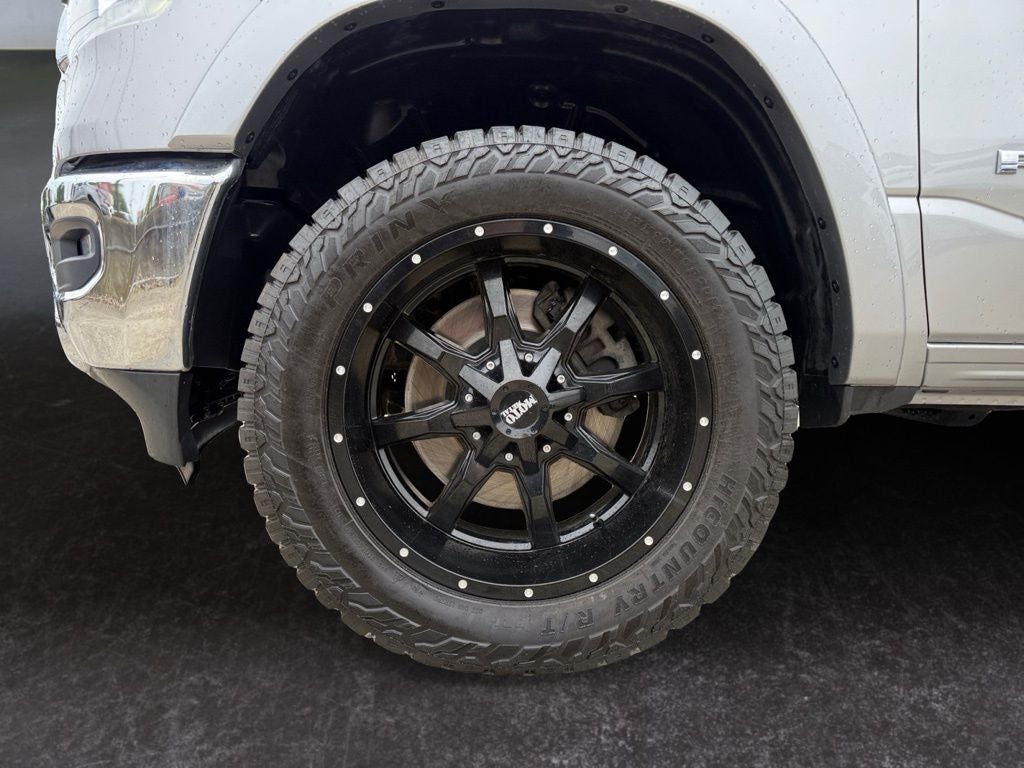 2020 RAM 1500 Laramie Quad Cab 4x4 6'4' Box