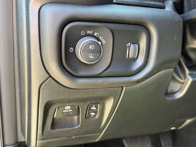 2025 RAM 1500 Big Horn Crew Cab 4x4 5'7' Box