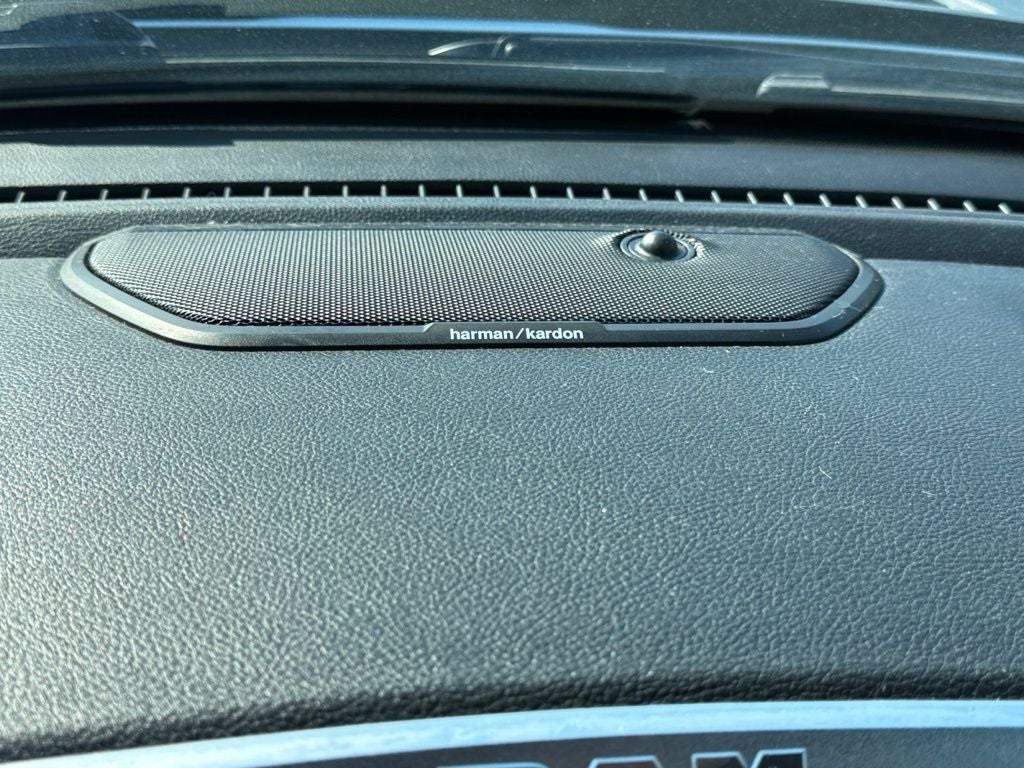 2021 RAM 1500 Laramie Crew Cab 4x4 6'4' Box