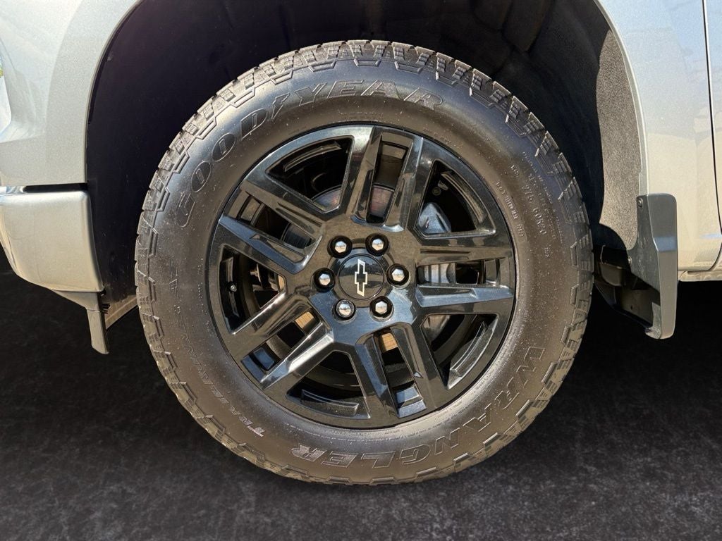 2024 Chevrolet Silverado 1500 4WD Crew Cab Short Bed Custom