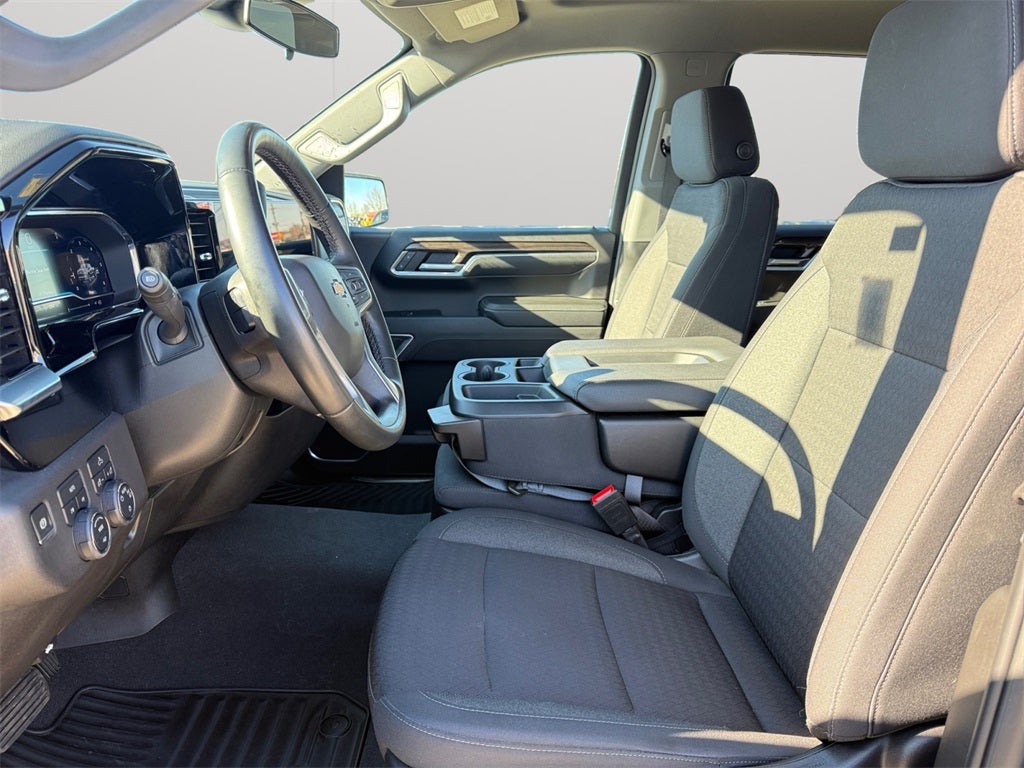 2024 Chevrolet Silverado 1500 4WD Crew Cab Short Bed LT with 2FL