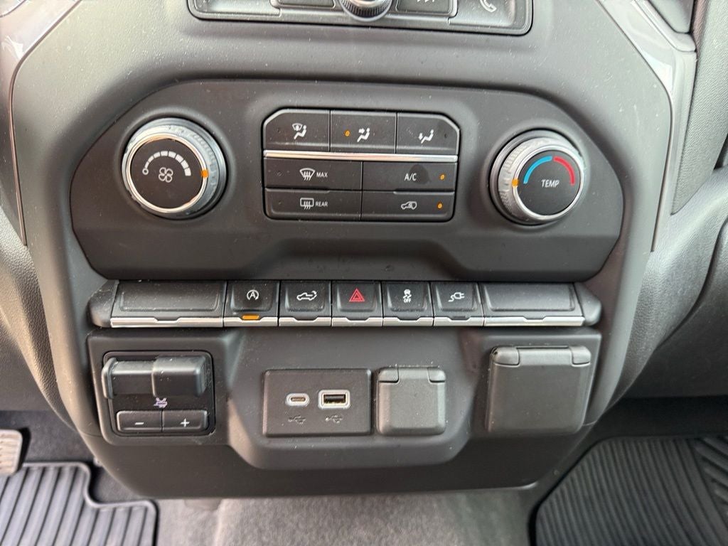 2021 Chevrolet Silverado 1500 4WD Crew Cab Short Bed Custom