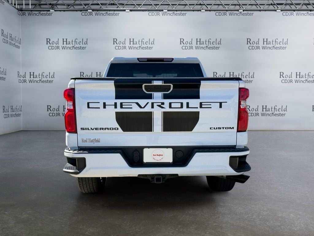2021 Chevrolet Silverado 1500 4WD Crew Cab Short Bed Custom