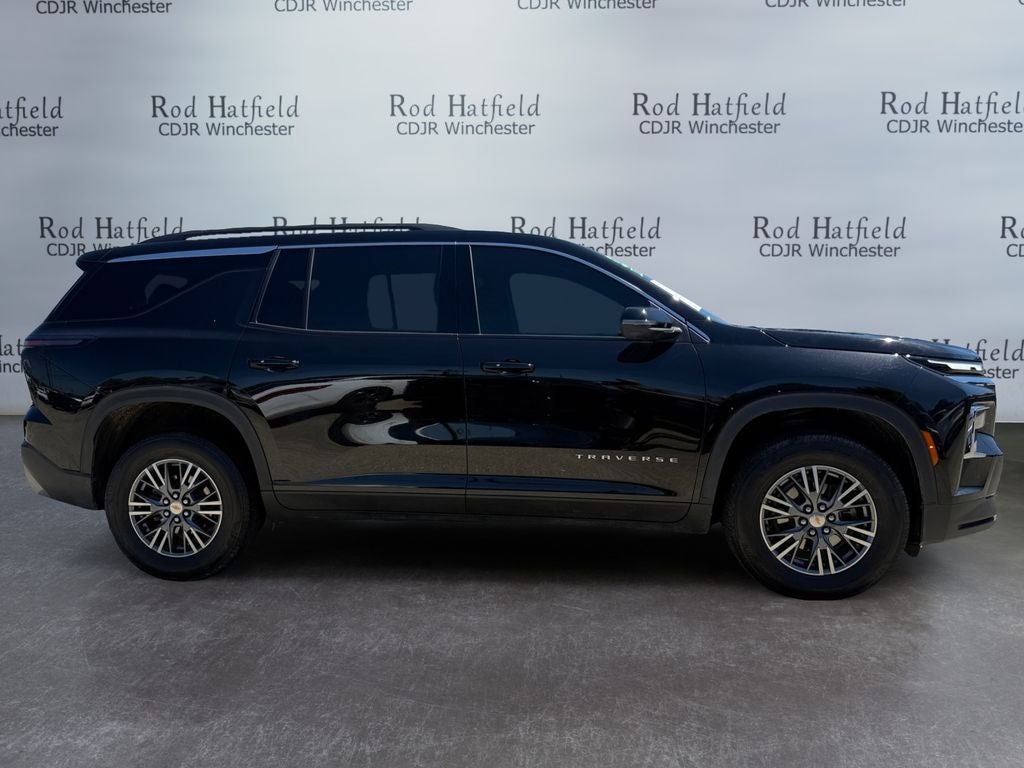 2025 Chevrolet Traverse AWD LT