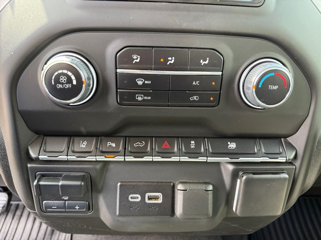2024 Chevrolet Silverado 2500HD 4WD Crew Cab Standard Bed Custom