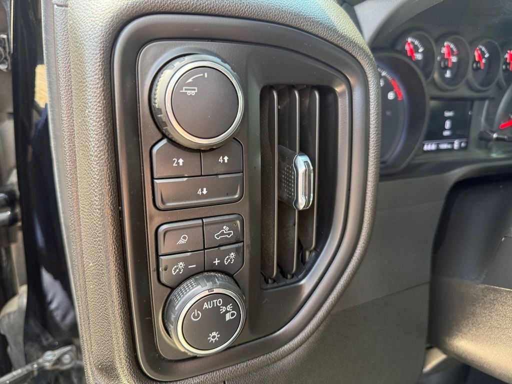 2024 Chevrolet Silverado 2500HD 4WD Crew Cab Standard Bed Custom