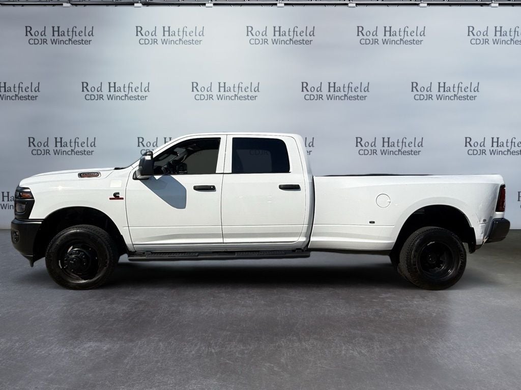 2025 RAM 3500 Tradesman Crew Cab 4x4 8' Box
