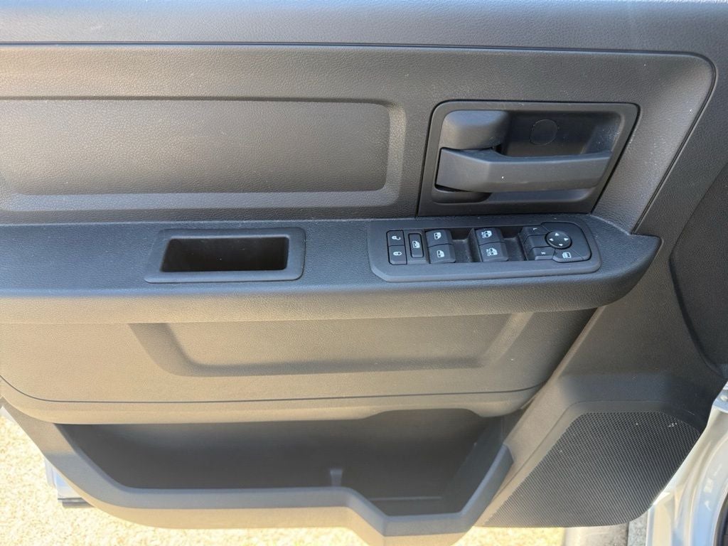 2025 RAM 3500 Tradesman Crew Cab 4x4 8' Box