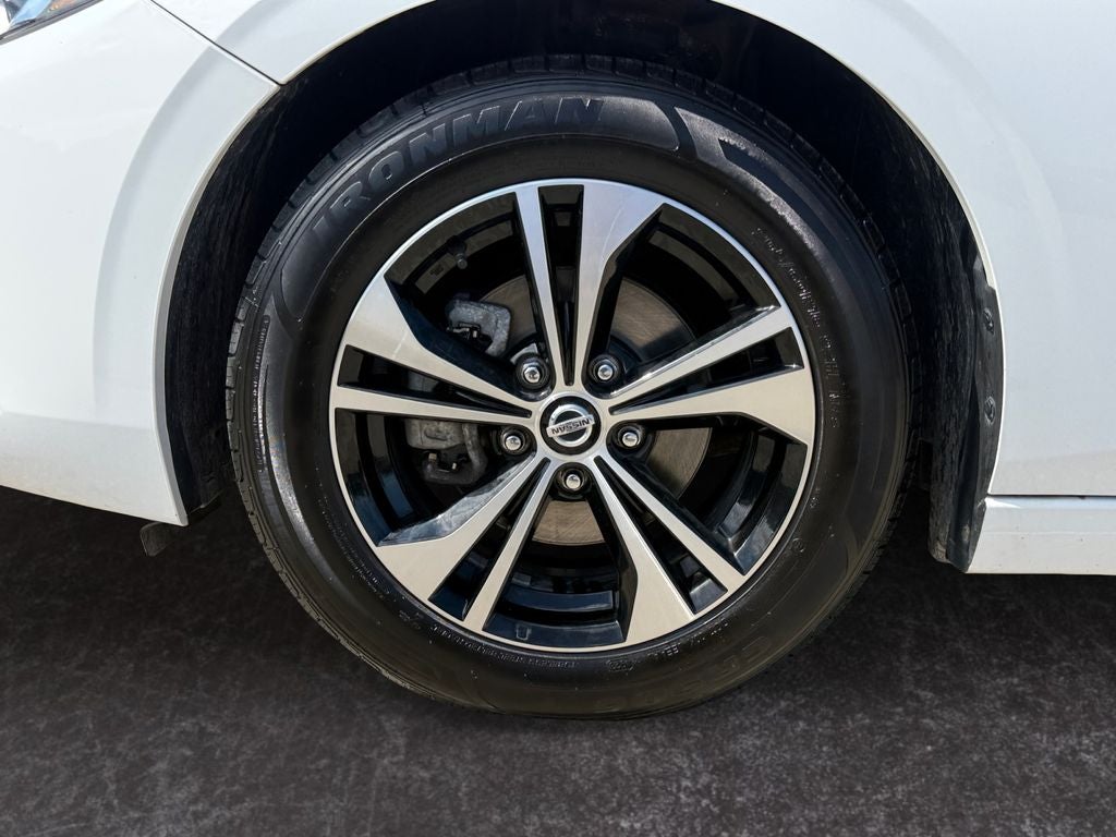 2022 Nissan Sentra SV Xtronic CVT