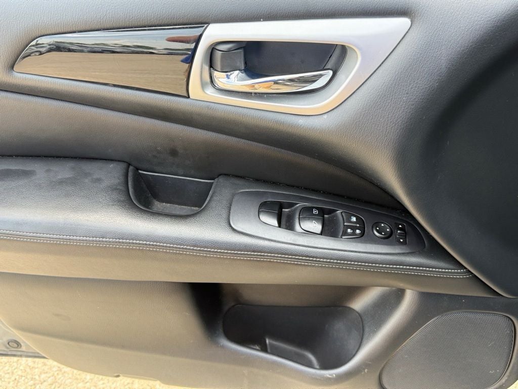 2019 Nissan Pathfinder SV