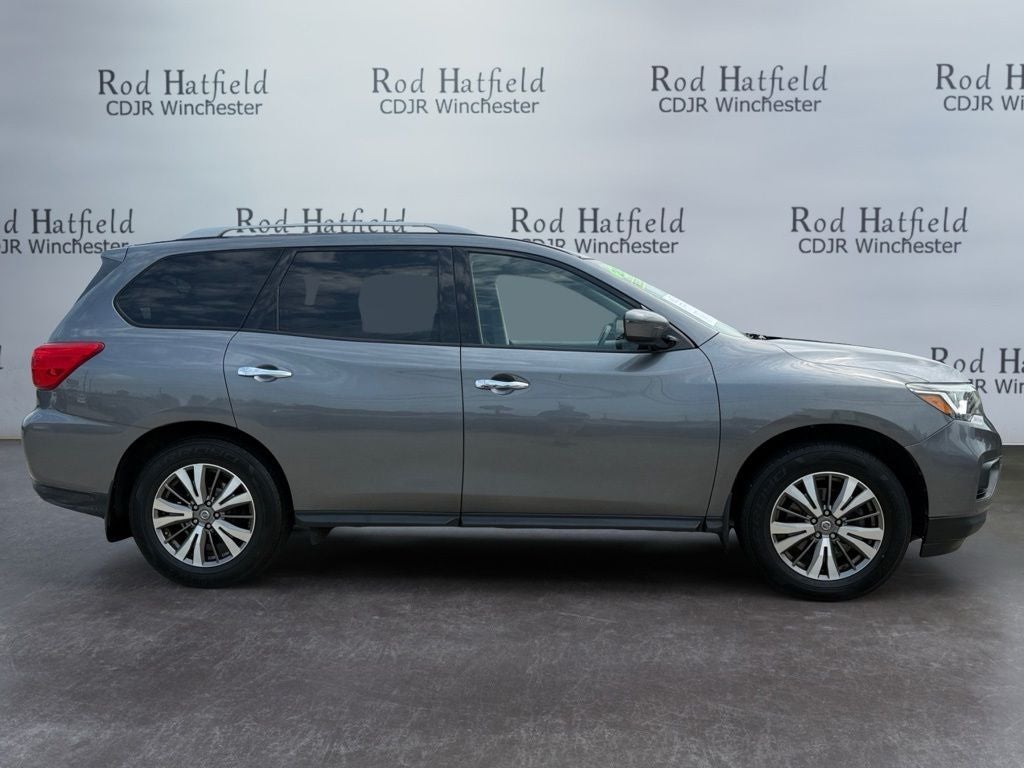 2019 Nissan Pathfinder SV