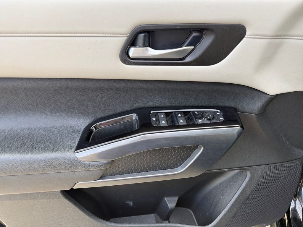 2024 Nissan Pathfinder SL 4WD