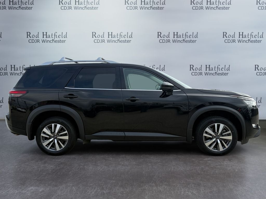 2024 Nissan Pathfinder SL 4WD