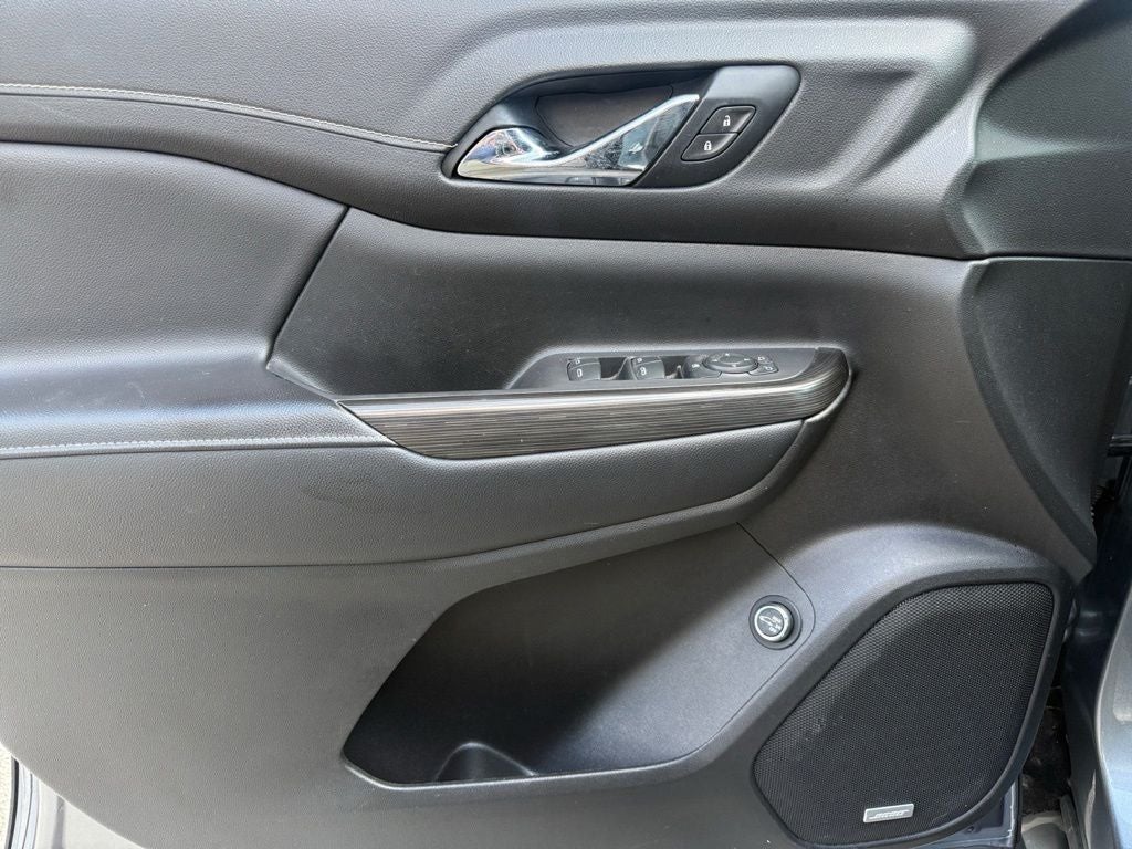 2021 GMC Acadia SLT
