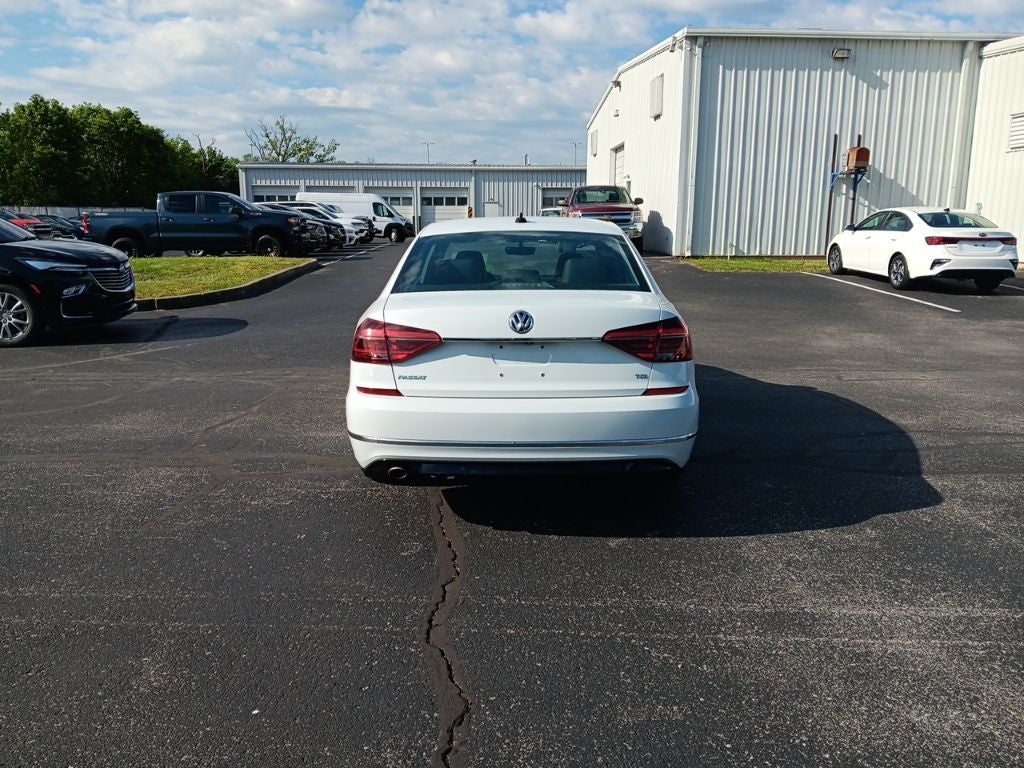 2017 Volkswagen Passat 1.8T R-Line