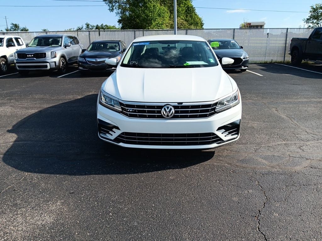 2017 Volkswagen Passat 1.8T R-Line