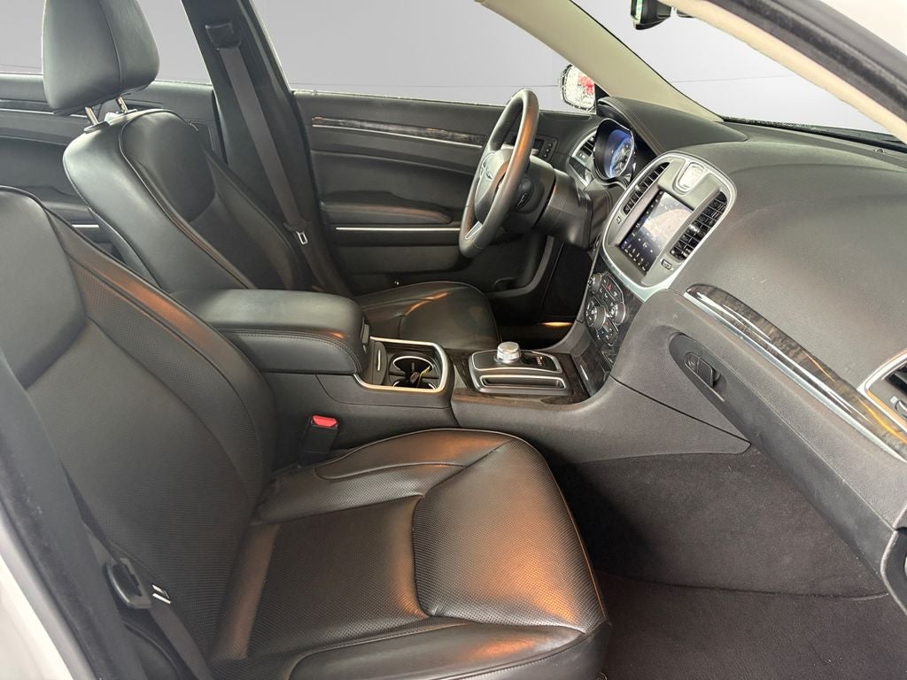 2023 Chrysler 300 Touring