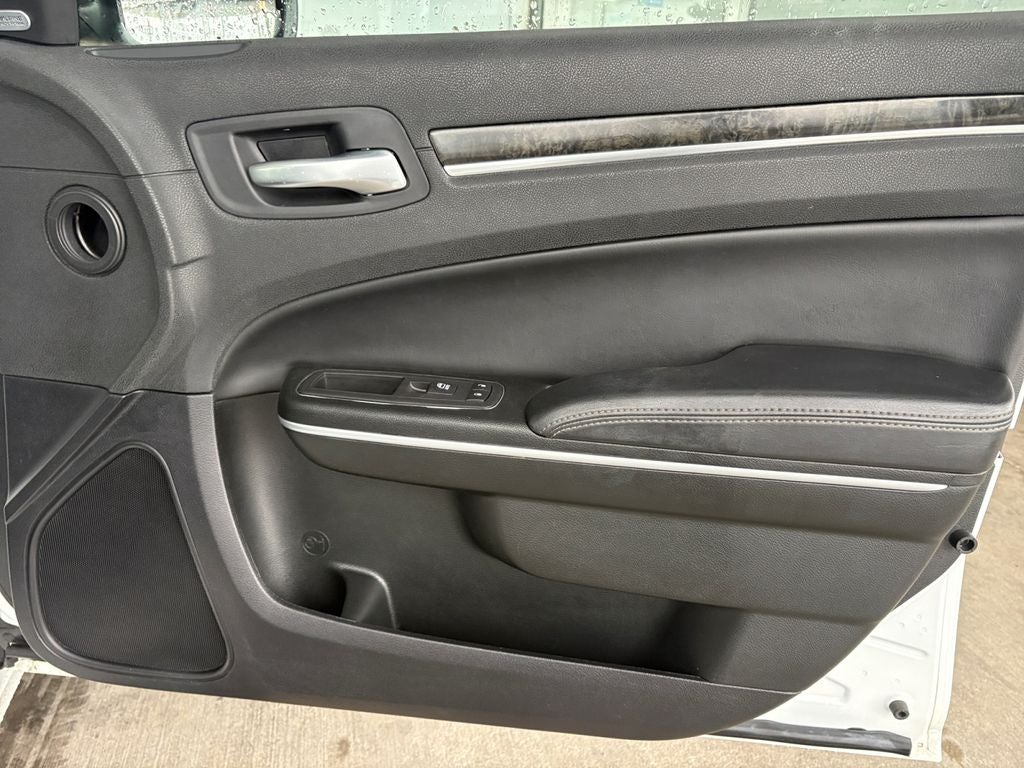 2023 Chrysler 300 Touring