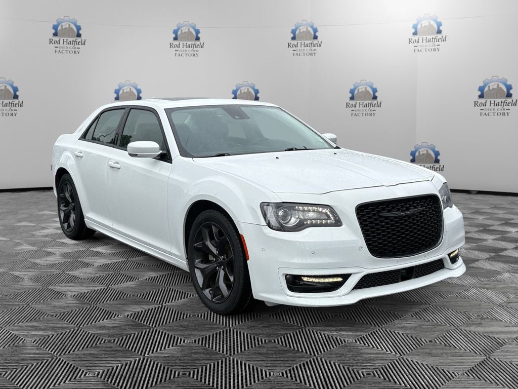 2023 Chrysler 300 Touring