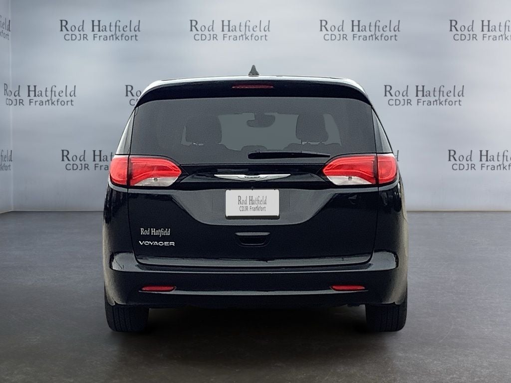2023 Chrysler Voyager LX