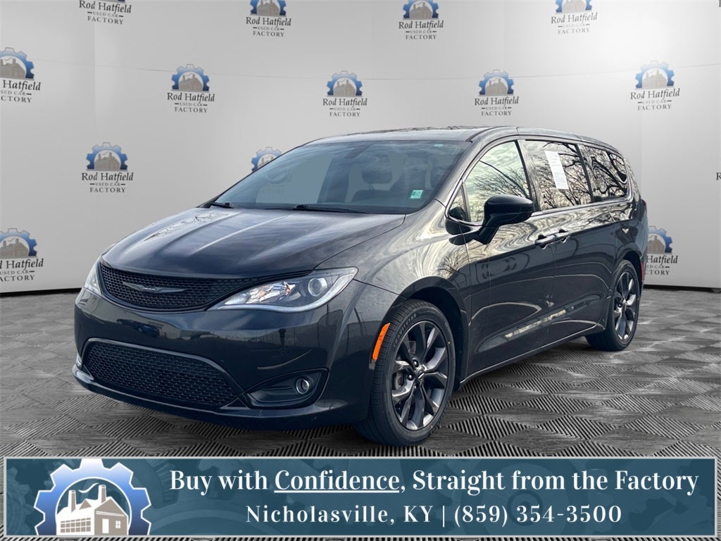 2020 Chrysler Pacifica Touring